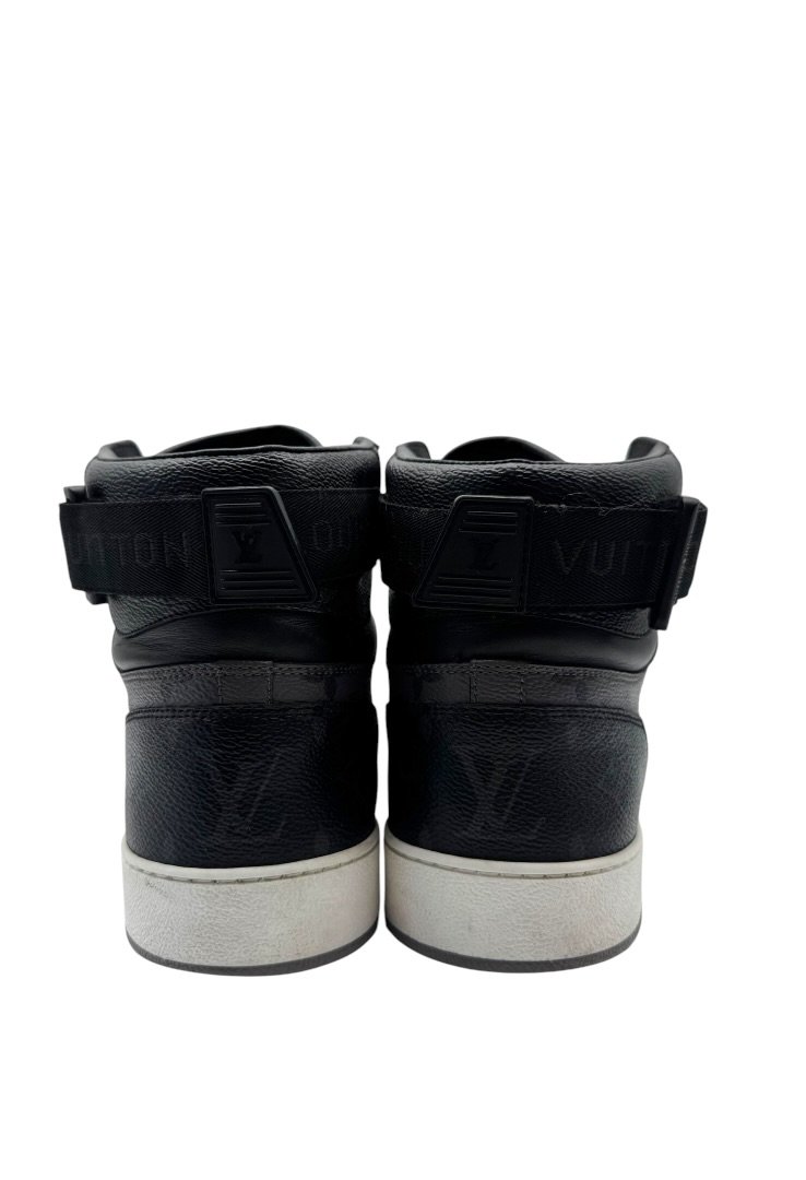 LOUIS VUITTON - SNEAKERS RIVOLI MONOGRAM - Image 8