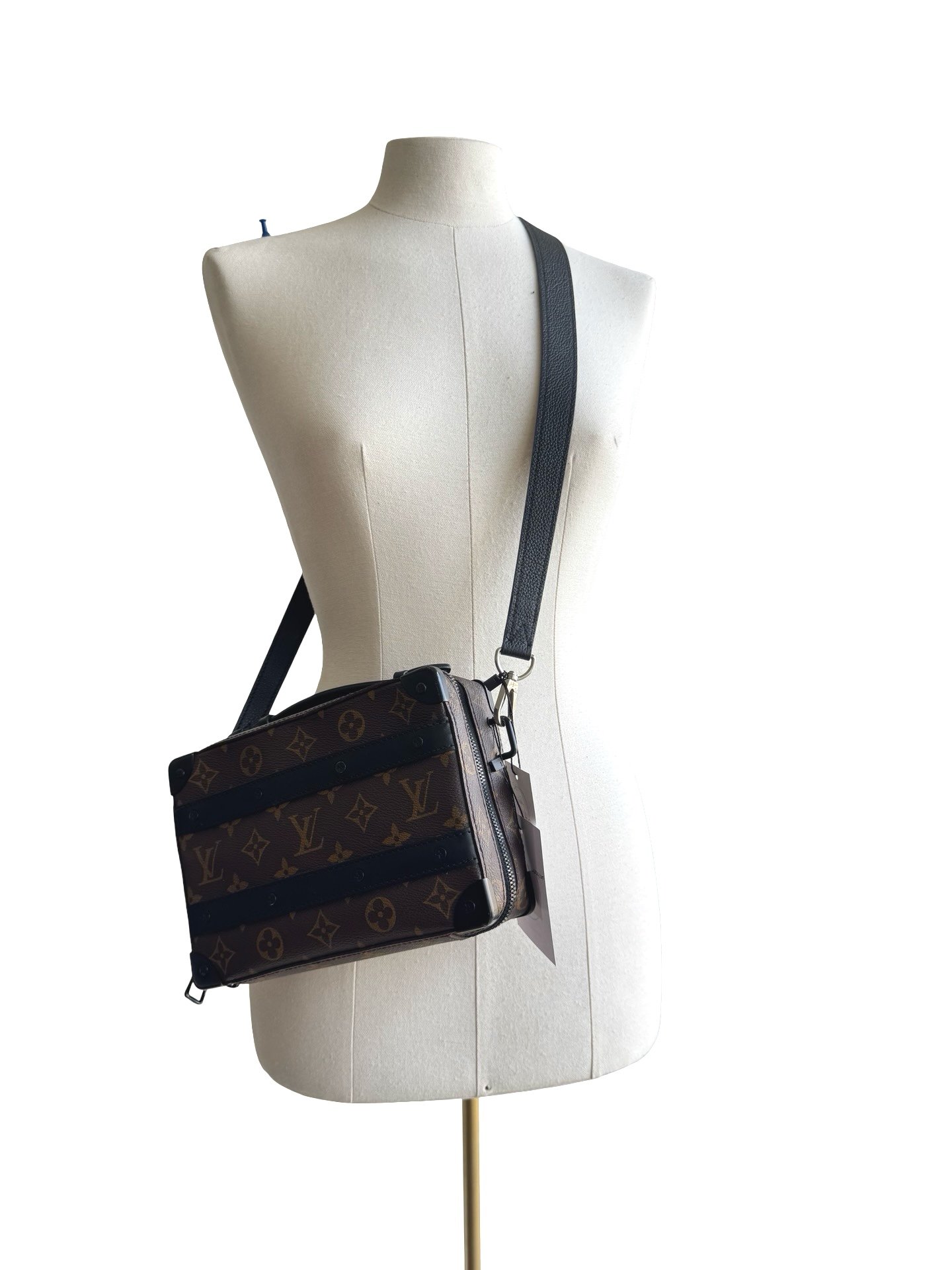 LOUIS VUITTON - HANDIE SOFT TRUNK MONOGRAM - Image 8