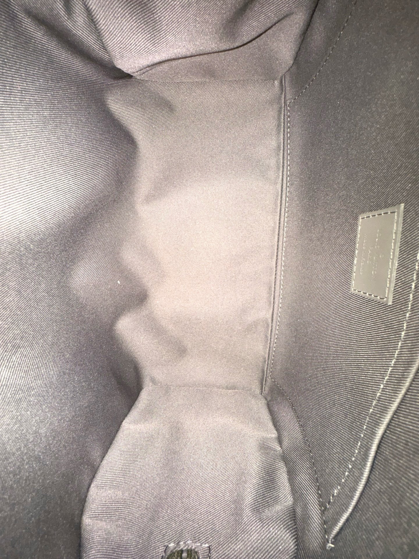 LOUIS VUITTON - CITY KEEPALL - Image 9