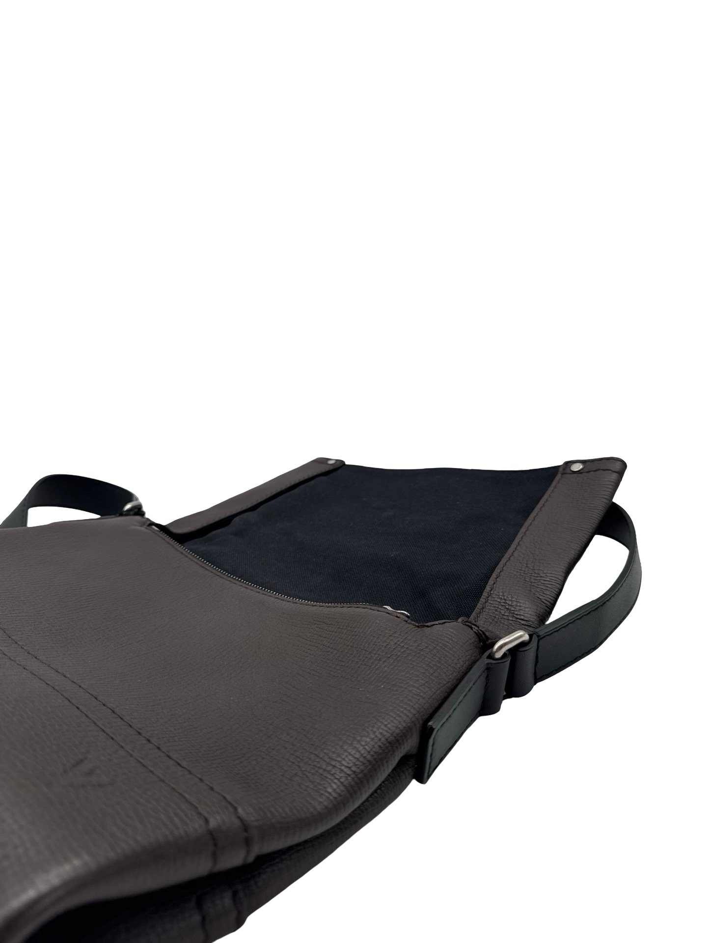 LOUIS VUITTON - UTHA CANYON PM SHOULDERBAG - Image 7