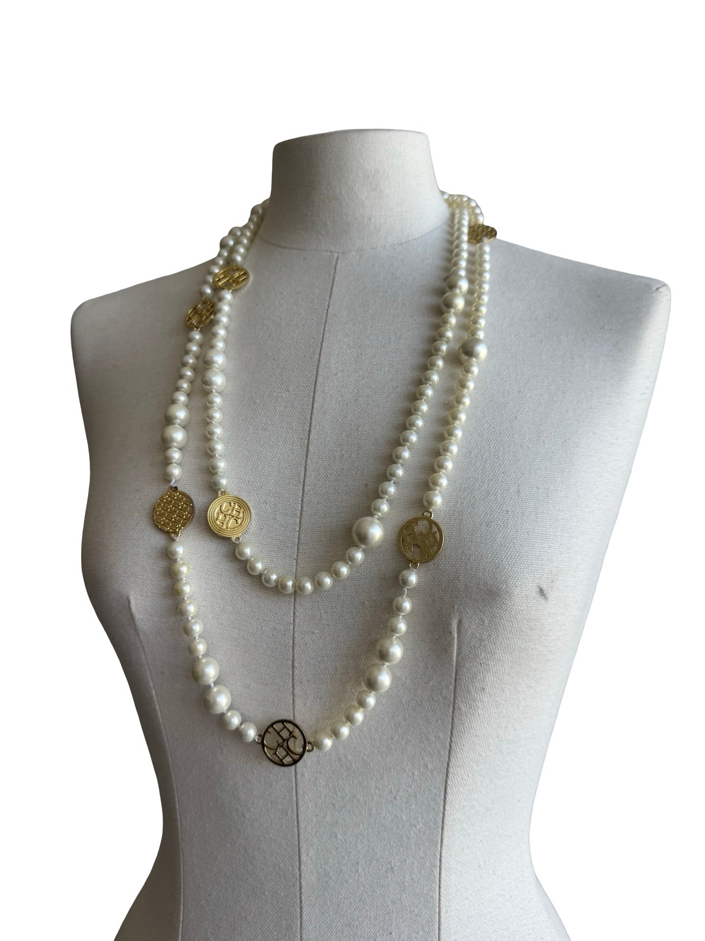 CAROLINA HERRERA - NECKLACE SIGNET AUDREY PEARLS - Image 6