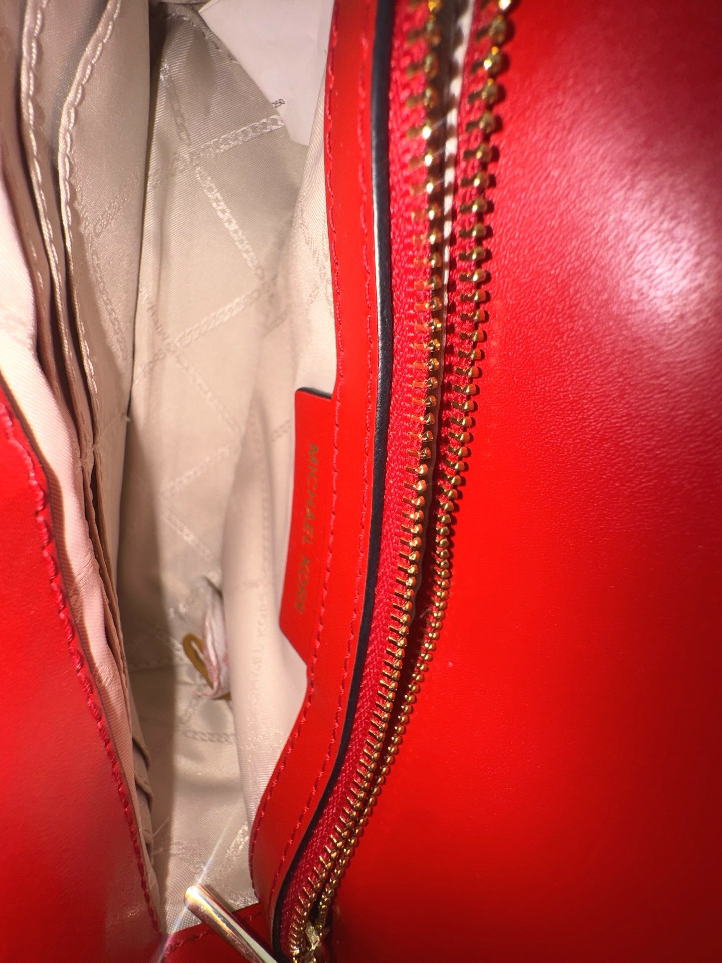MICHAEL KORS - JET SET STUDDED BAG - Image 13