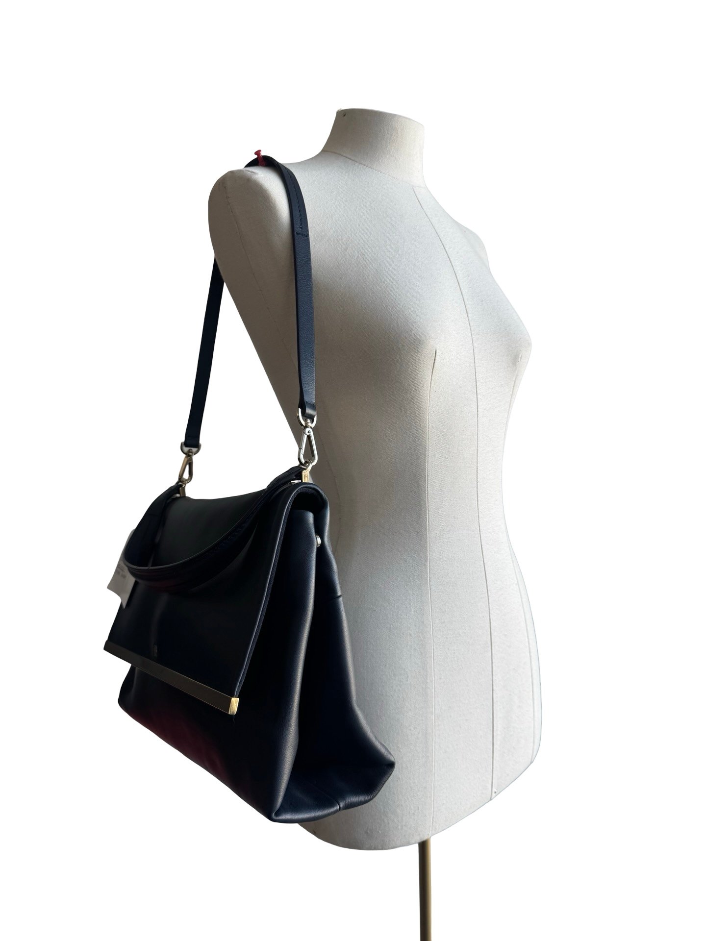 CAROLINA HERRERA - CAMELOT CASUAL - Image 9